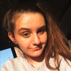 Meet your Posher, Caraline